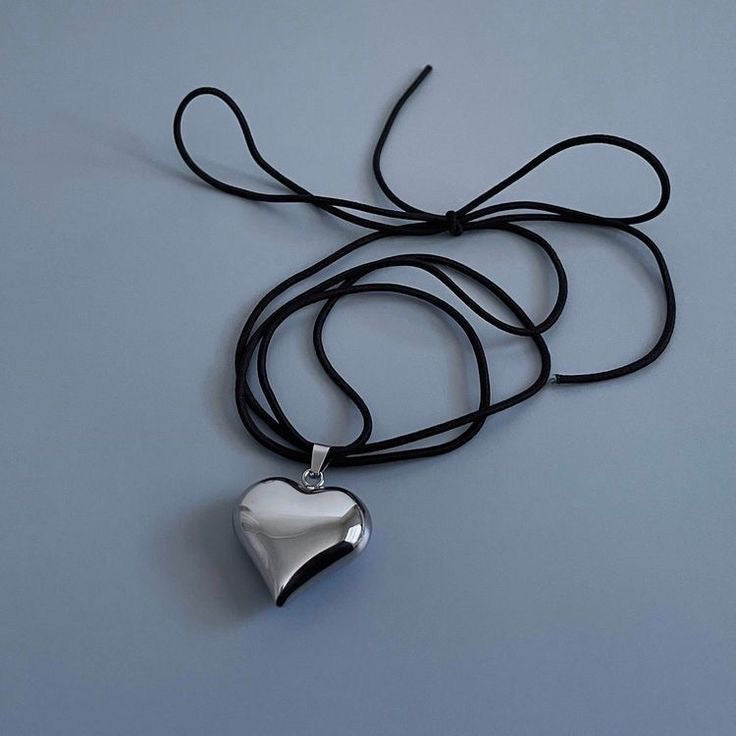 Heart pendant necklace